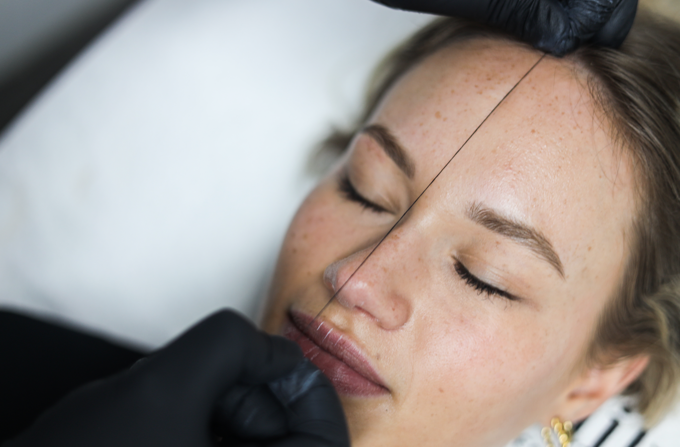 Permanent makeup specialist in Gorinchem die lippigmentatie, deepliner/eyeliner en powderbrows uitvoert